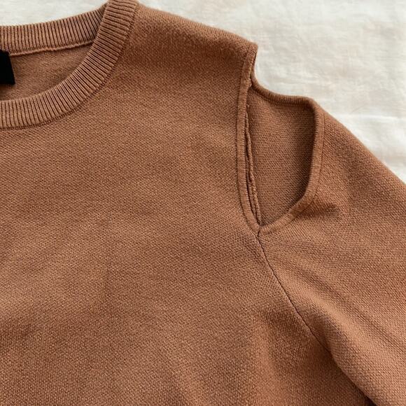 Monrow Supersoft Knit Sweater Cut Out Shoulders Top Soft Brown Size L Neutral - Picture 12 of 15